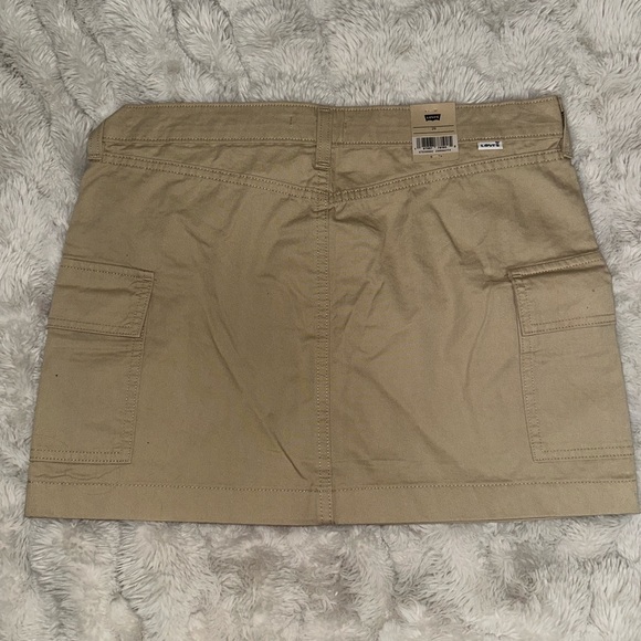 Levi's Women's Beige Mini Skirt - Picture 2 of 2